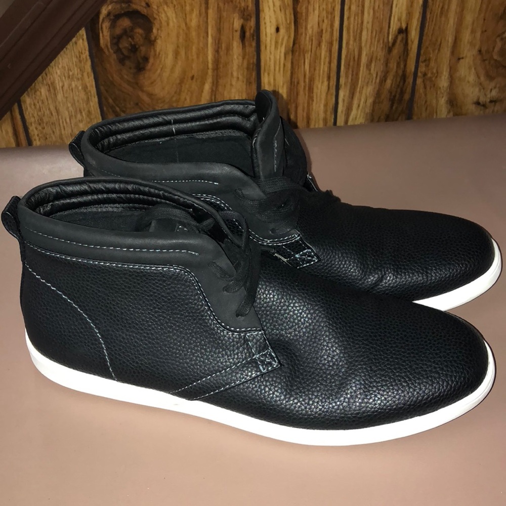 Steve Madden Leather Sneakers with Memory foam